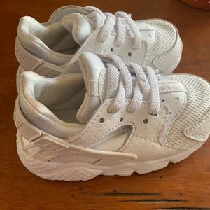 Toddler Nike huaraches